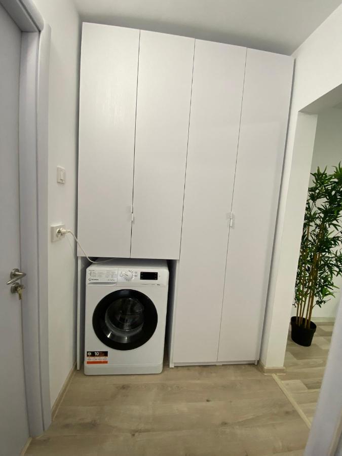 Grove Apartment Бузау Екстериор снимка