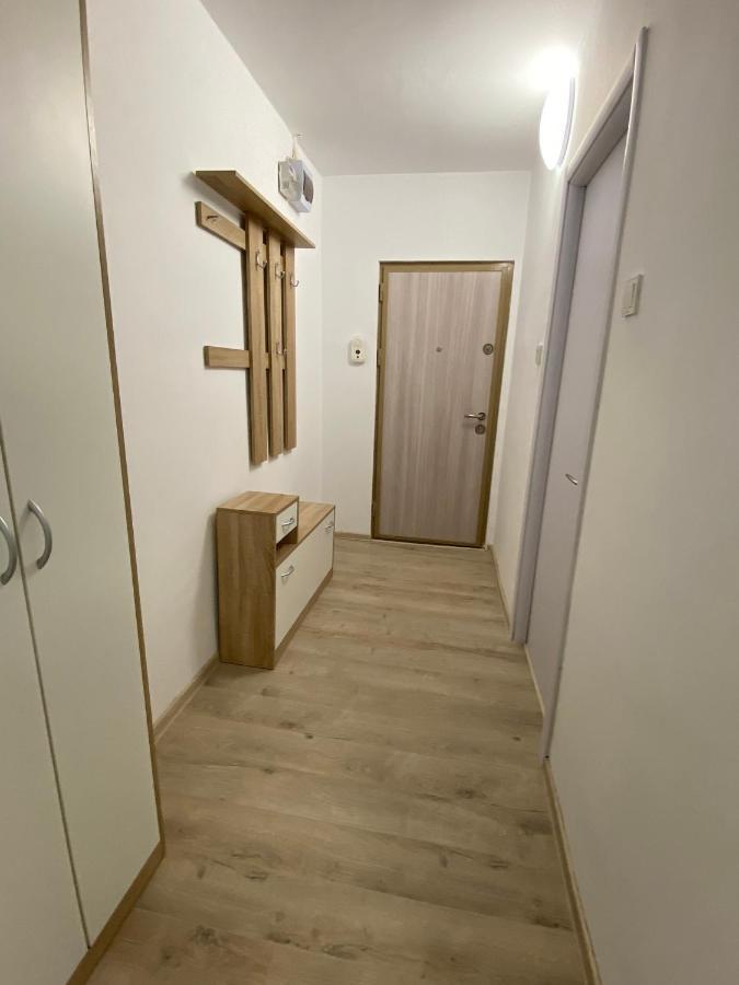 Grove Apartment Бузау Екстериор снимка