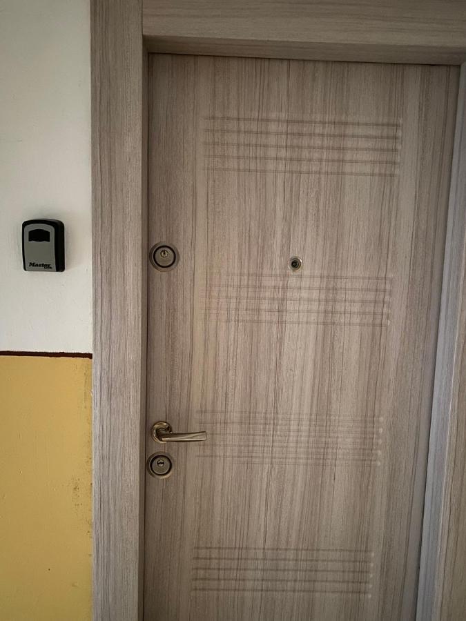 Grove Apartment Бузау Екстериор снимка